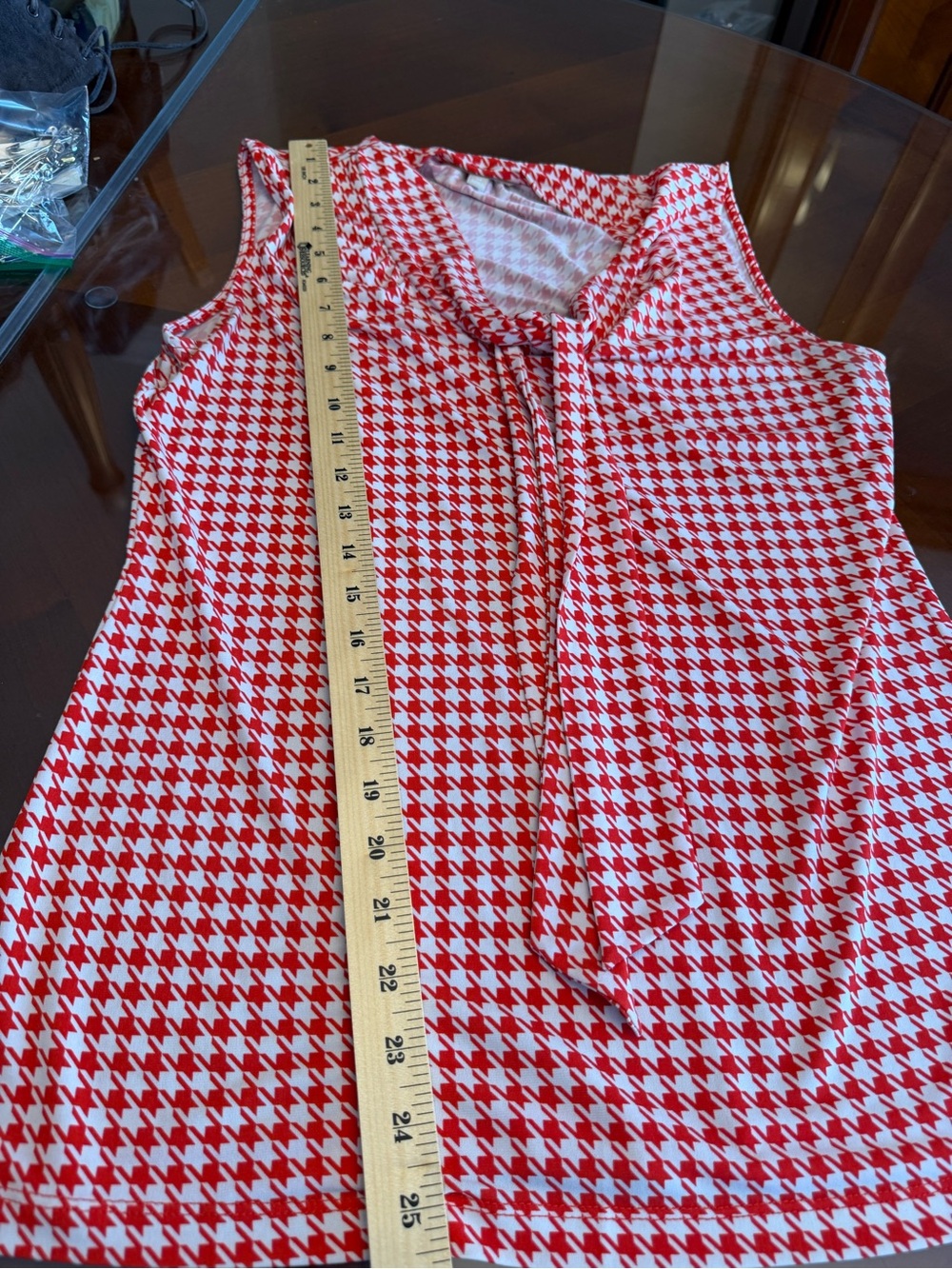 Banana Republic Red and White Houndstooth Tie-Neck Sleeveless Top - Picture 5 of 7